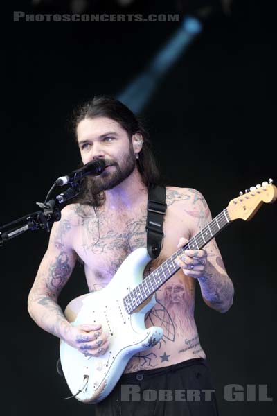 BIFFY CLYRO - 2016-06-11 - PARIS - Hippodrome de Longchamp - Main Stage - Simon Alexander Neil